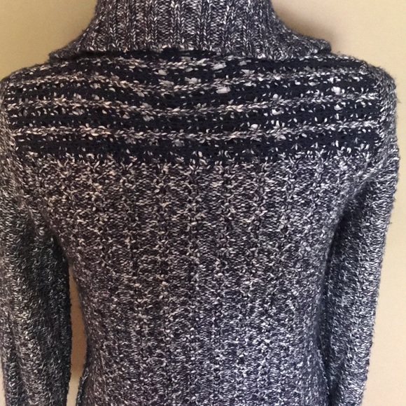 Gorgeous navy and white Chico’s long cardigan - Picture 4 of 16